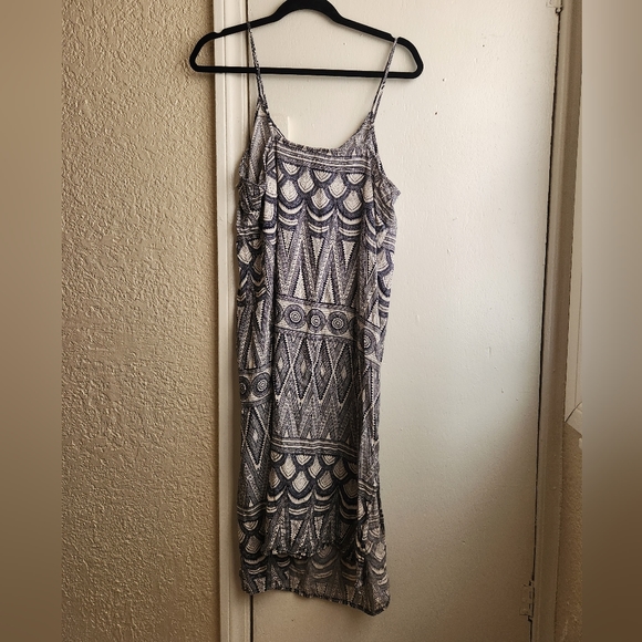H&M- Geometric Dress - Picture 2 of 7